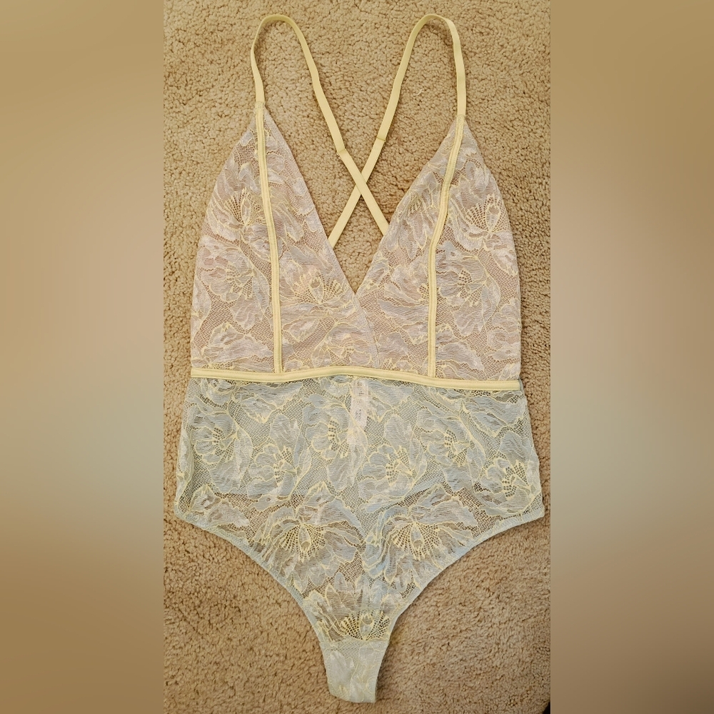 Vintage Auden Sheer Floral Mesh Lace Thong Bodysuit w Criss Cross Straps. - Picture 1 of 12